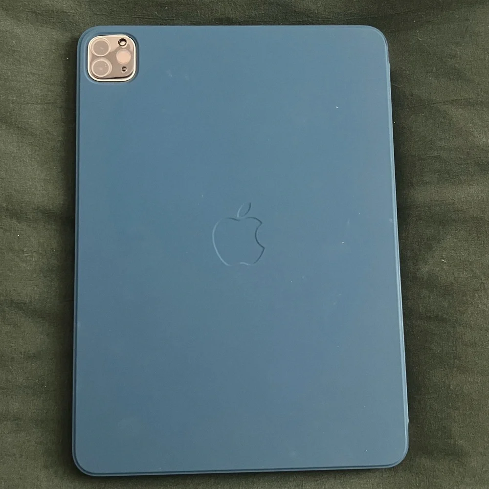 11-Inch 3rd Gen M1 iPad Pro & Accessories
